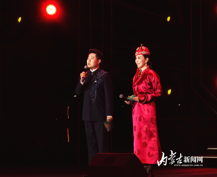 国庆红歌夜暨无人机光影秀在伊利健康谷启幕